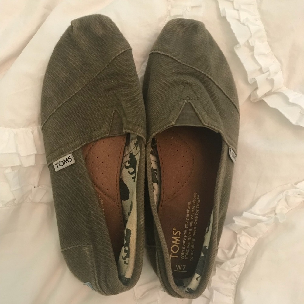 Toms